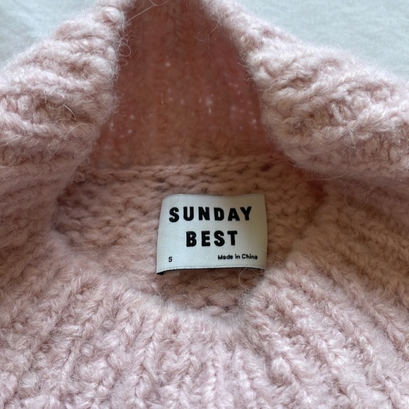 Aritzia light pink turtleneck sweater - Picture 2 of 7